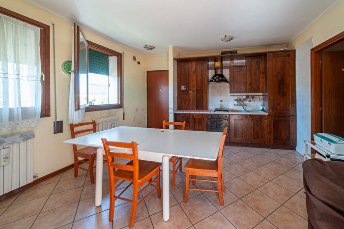 Appartamento quadrilocale in vendita in Via Rossini, Brugine