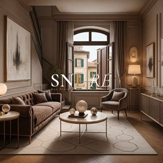 Appartamento con 5 locali in vendita in Via del Ponte alle Riffe, Firenze