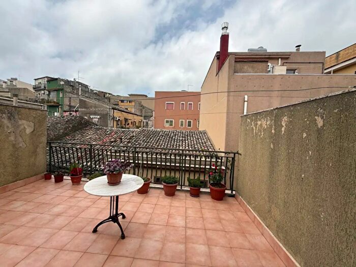 Appartamento con 6 locali in vendita in Palazzolo Acreide