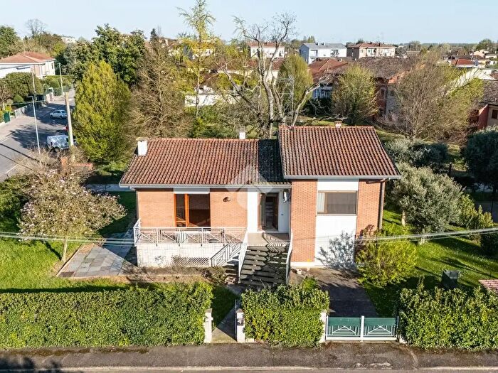 Casa con 5 locali in vendita in Via Arturo Toscanini, Moglia