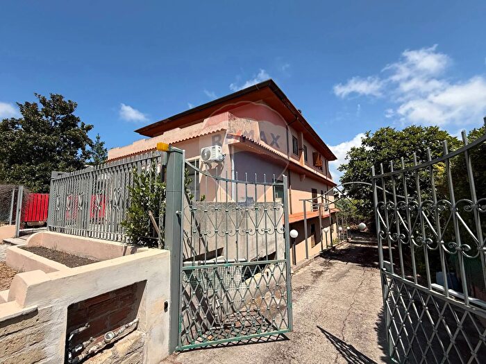 Casa con 13 locali in vendita in Via Sabaudia, San Felice Circeo