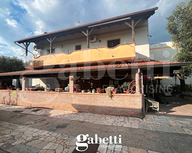 Casa quadrilocale in vendita in Località Catone, Bellona