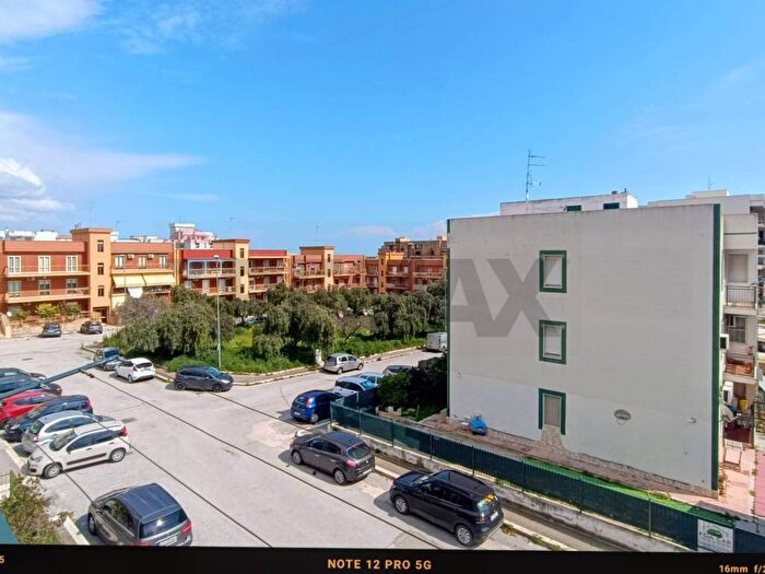 Appartamento trilocale in affitto in Piazza delle Viole, Centro, Manfredonia