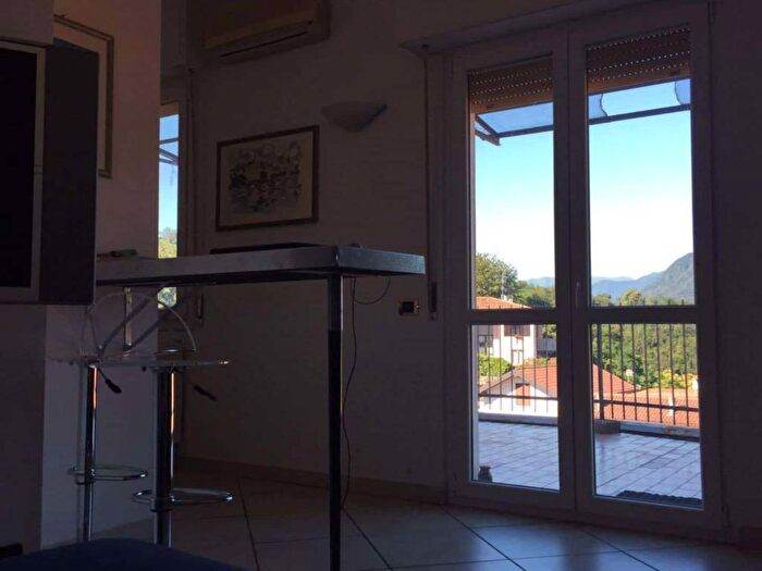 Appartamento bilocale in affitto in Via Giuseppe Garibaldi, Cardano, Como