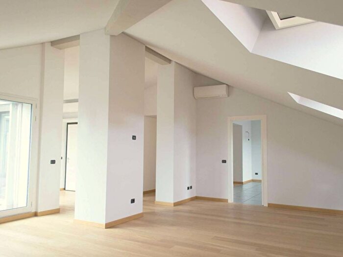 Casa con 6 locali in affitto in via Gustavo Modena, Indipendenza, Milano