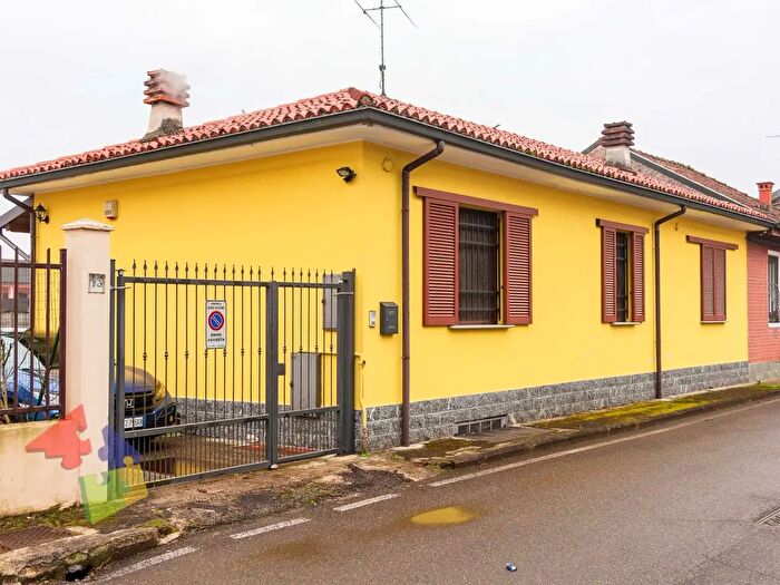 Casa trilocale in vendita in Via Gramsci, Motta Visconti