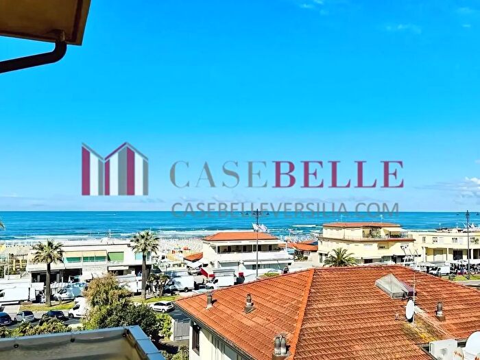 Appartamento quadrilocale in affitto in Viareggio
