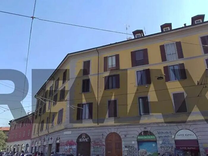 Appartamento trilocale in vendita in Via Vigevano, Milano