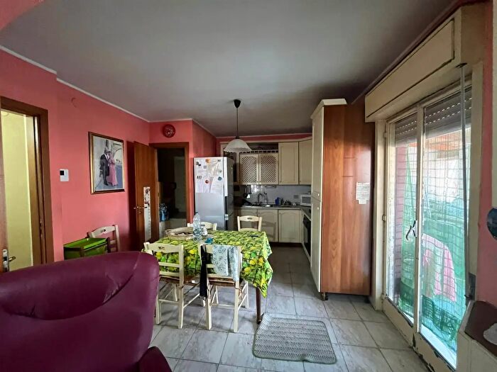 Casa quadrilocale in vendita in Via Cavour Angolo Via Chindemi, Pachino