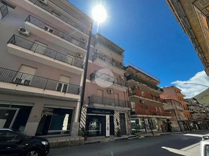Appartamento con 5 locali in vendita in Via John Kennedy, Belmonte Mezzagno