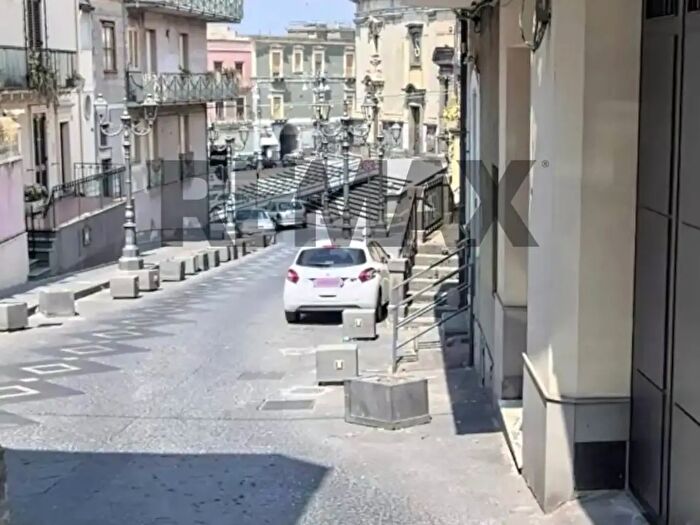 Casa con 5 locali in vendita in Via Mongibello, Biancavilla