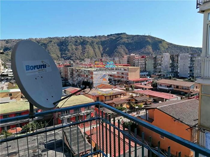 Appartamento monolocale in vendita in Via Provinciale Napoli, Napoli