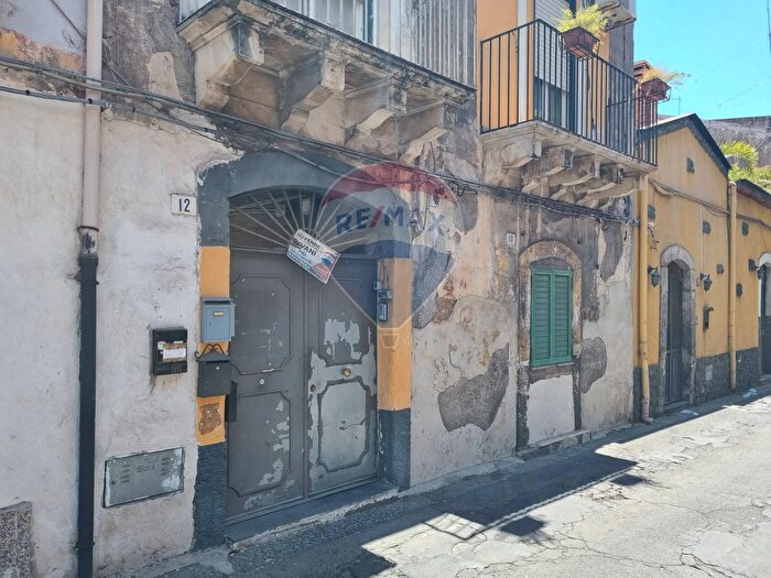 Appartamento bilocale in vendita in Via Acquedotto Greco, Catania