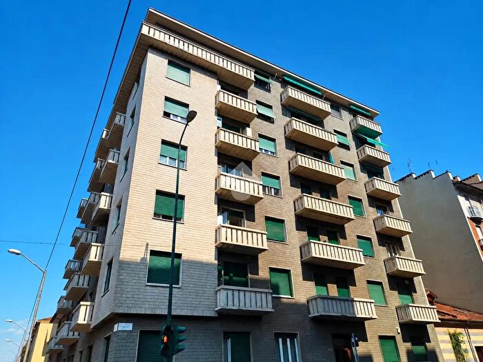 Appartamento quadrilocale in affitto in Via Tripoli, Torino