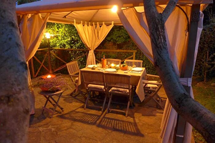 Casa con 6 locali in affitto in Scansano