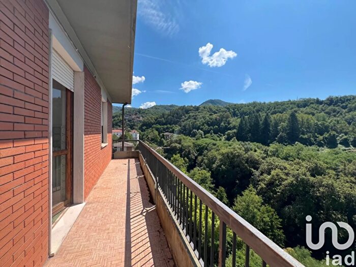 Appartamento trilocale in vendita in Via lQuartieri, Bagnone