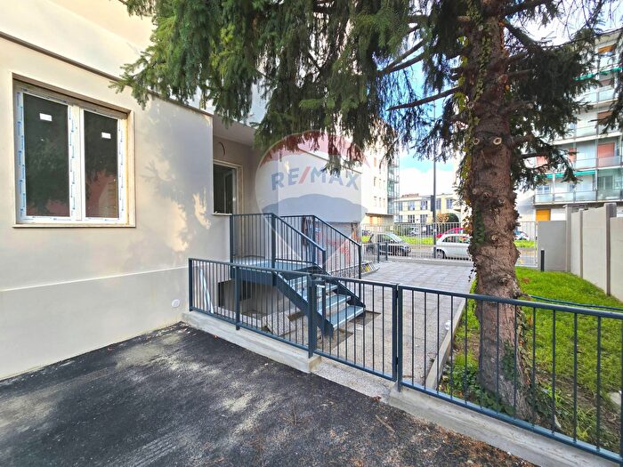 Appartamento trilocale in vendita in Via Matteo Civitali, Milano