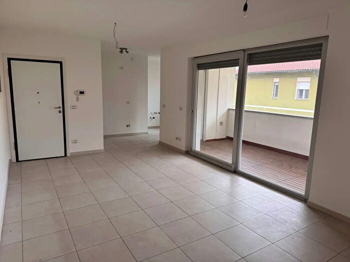 Appartamento con 6 locali in vendita in Via Vigne, Cesena