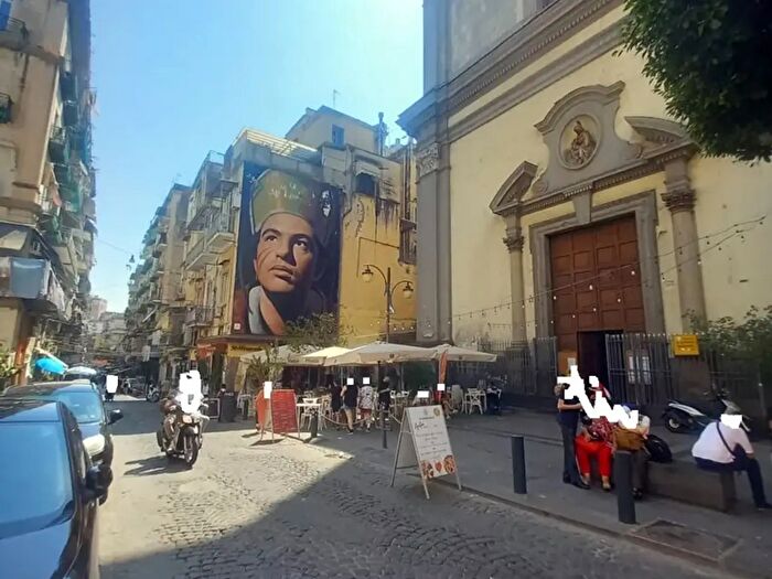 Appartamento quadrilocale in vendita in Via Vicaria Vecchia, Napoli