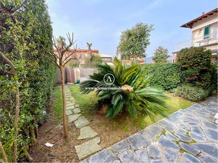 Casa quadrilocale in affitto in Pietrasanta