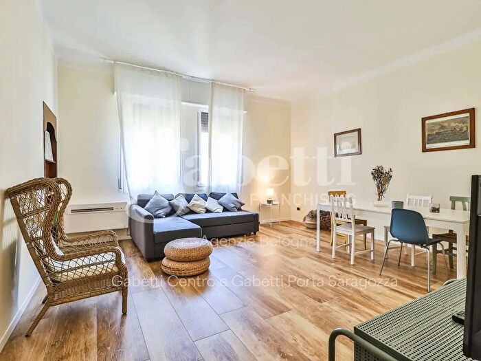 Appartamento trilocale in vendita in Via Goito, Bologna