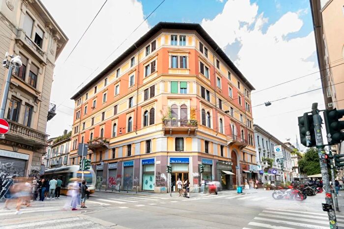 Appartamento trilocale in vendita in Via Paolo Sarpi, Milano