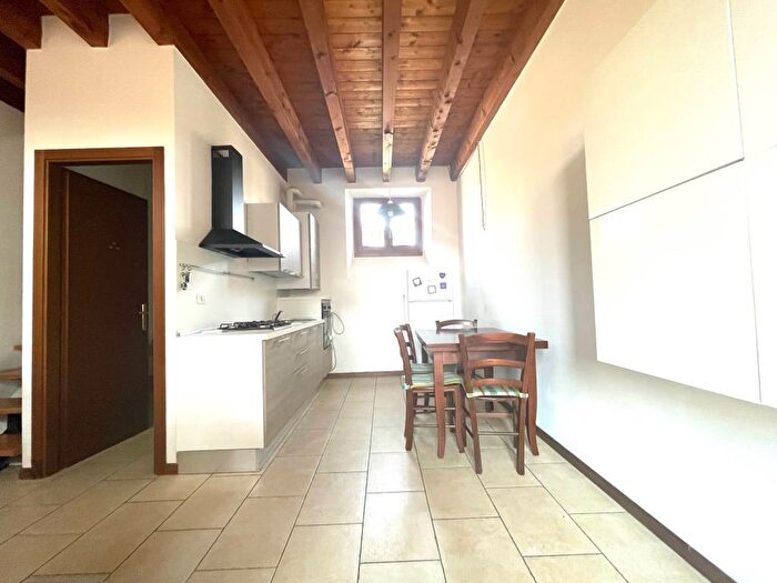 Appartamento trilocale in affitto in Via Antiche Mura, Lonato, Lonato del Garda