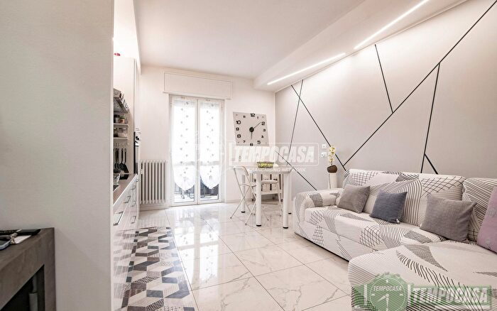 Appartamento trilocale in vendita in Via Gramsci, Senago