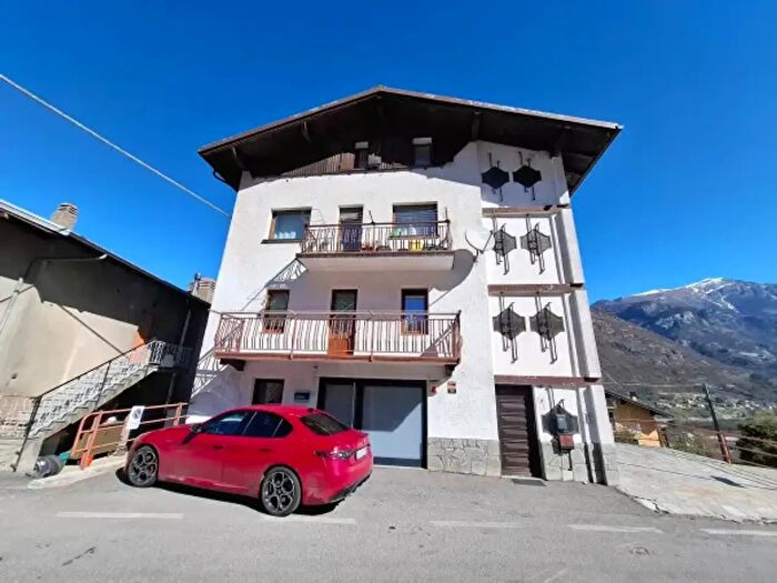 Appartamento trilocale in vendita in Frazione Banchet, Pontey