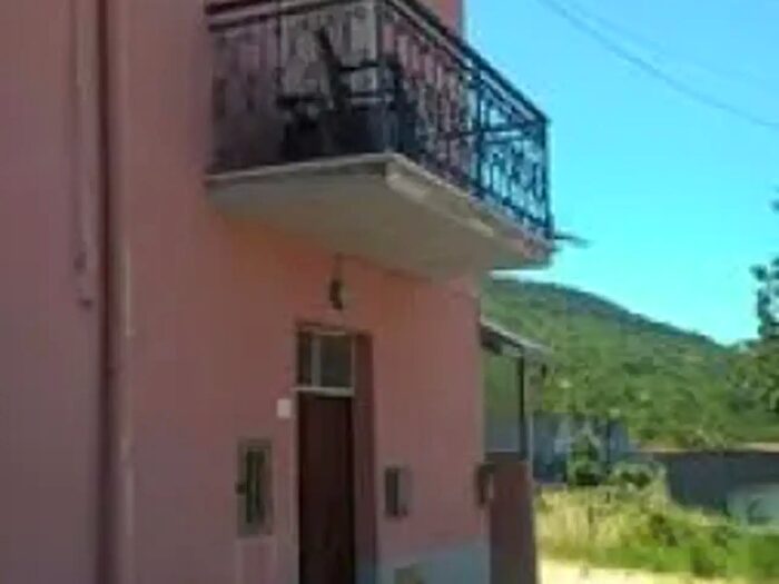 Casa trilocale in vendita in Via Nuova per Pianola, L'Aquila