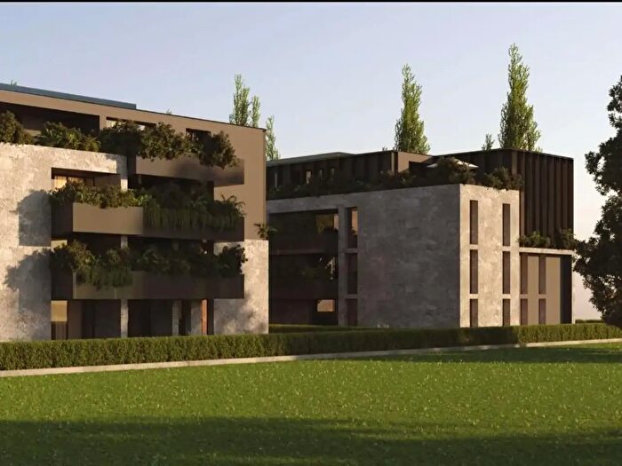 Appartamento quadrilocale in vendita in Via delle Officine, Rimini