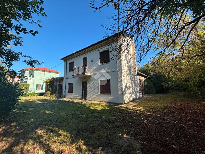 Casa con 5 locali in vendita in Via G Zignani, Ravenna