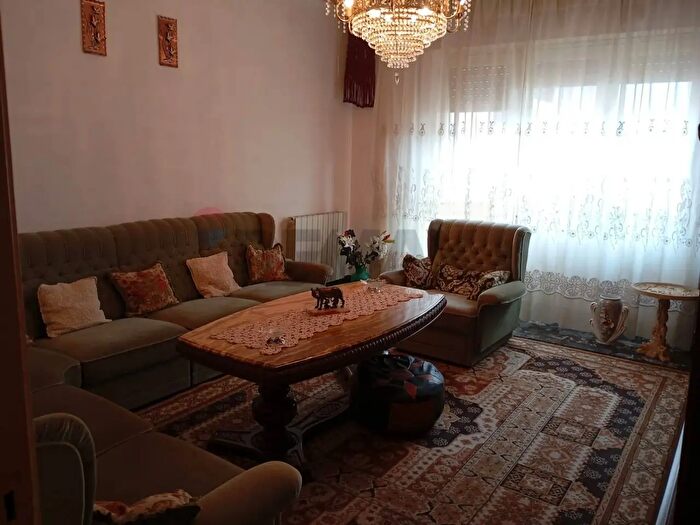 Appartamento con 6 locali in vendita in Via Cappuccini, Francavilla Di Sicilia