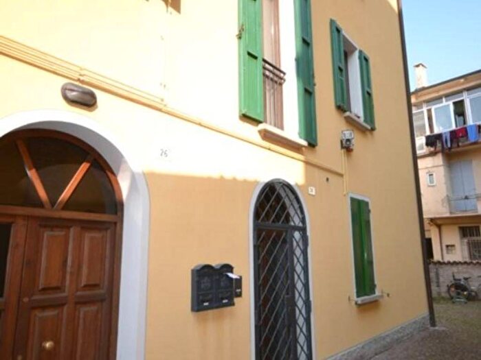 Appartamento trilocale in affitto in Via Luigi Carlo Farini, Centro, San Giovanni in Persiceto