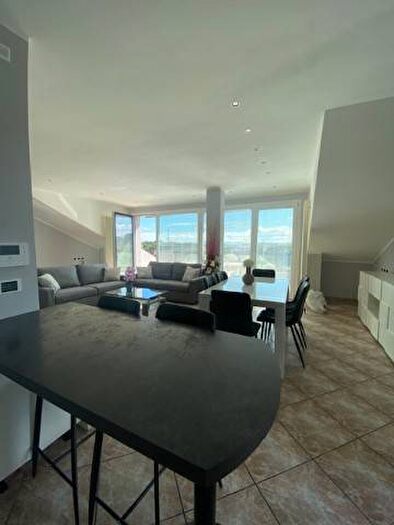 Casa con 5 locali in affitto in Viale San Martino, Paese, Riccione