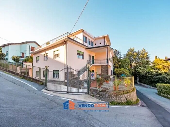 Casa con 6 locali in vendita in Via Jacopo della Quercia, Albissola Marina