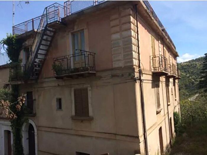 Casa con 6 locali in vendita in Piazza Vittorio Veneto, CoriglianoRossano