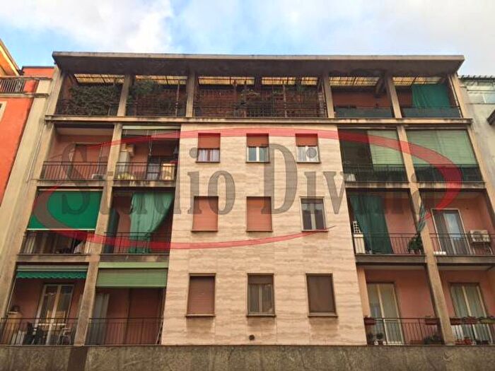 Appartamento trilocale in affitto in Via Don Bartolomeo Grazioli, Dergano, Milano