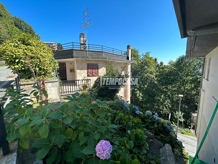 Appartamento trilocale in vendita in Strada Fornelli Chiaves, Monastero Di Lanzo