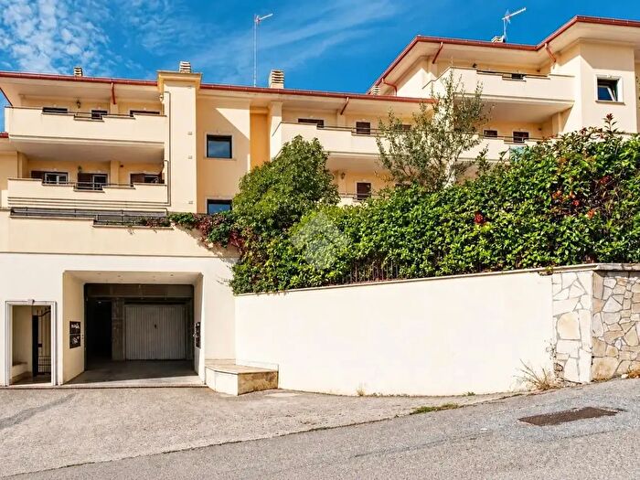 Appartamento trilocale in vendita in Via del Pascolaro, Monte Romano