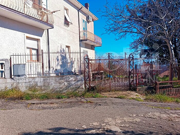 Appartamento con 5 locali in vendita in Via Serafino Molinaro, Marano Principato