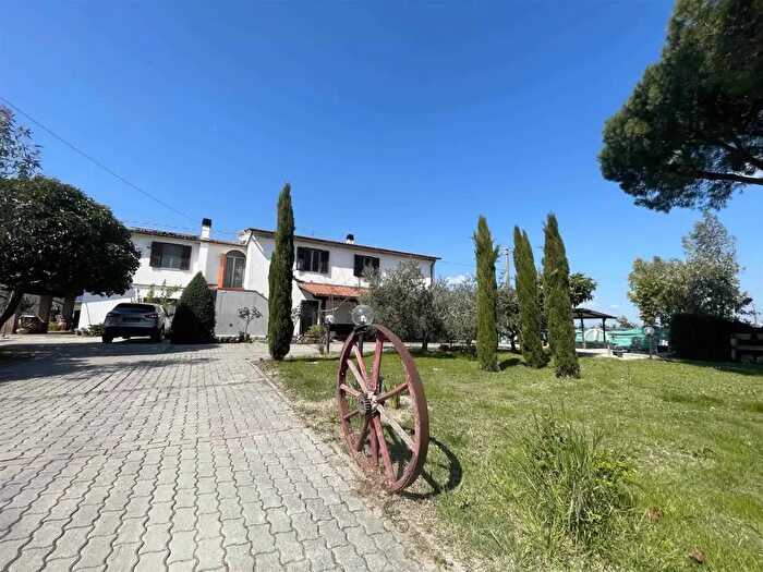 Casa con 8 locali in vendita in Grosseto