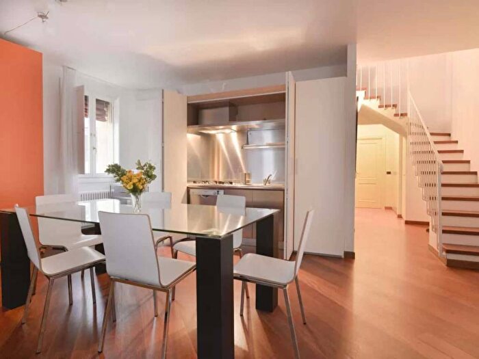 Appartamento con 5 locali in affitto in Via delle Moline, Centro Storico, Bologna