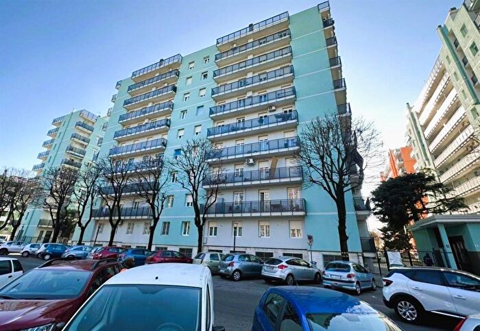 Appartamento bilocale in vendita in Via Cilea, Pioltello