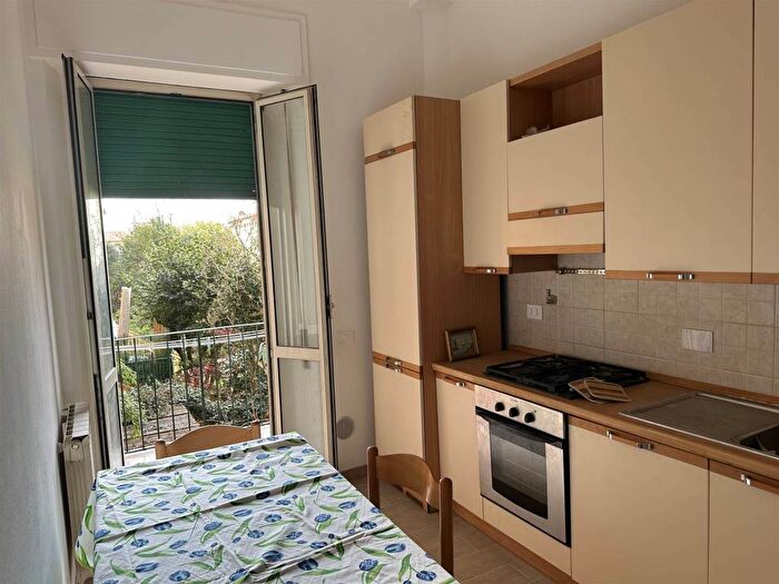 Appartamento quadrilocale in affitto in Via Spalanzani, Leopoldo Vittorio Emanuele Statuto, Firenze