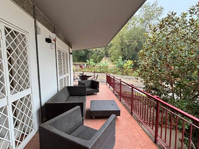 Appartamento quadrilocale in affitto in Via Pacuvio, Posillipo, Napoli