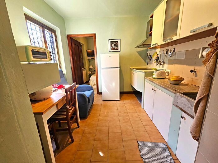 Casa bilocale in vendita in Via Monticello, Sarzana