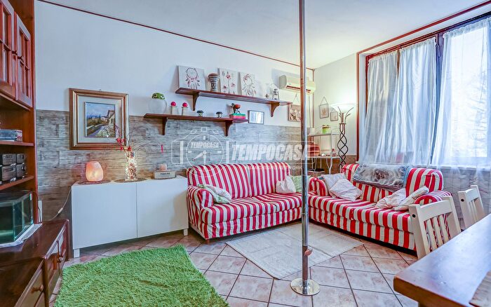 Appartamento trilocale in vendita in Via da Vinci, Castano Primo