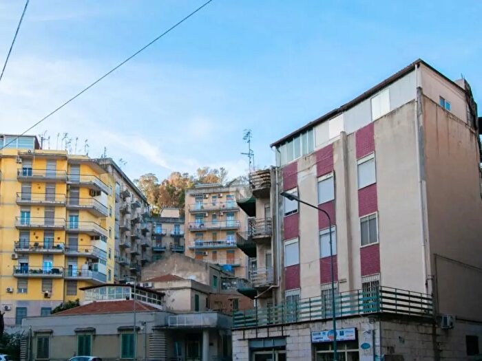 Appartamento quadrilocale in affitto in Viale Principe Umberto, Messina