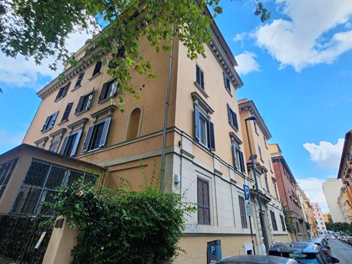 Appartamento trilocale in affitto in Via Arno, Trieste Coppedè, Roma